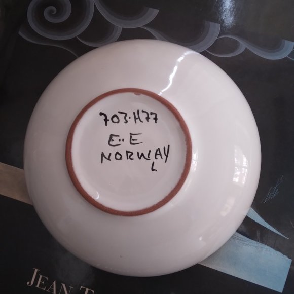 Elle Kermikk, Norwegian, Mid Century, Ceramic Pottery, Decorative Dish - Picture 3 of 4